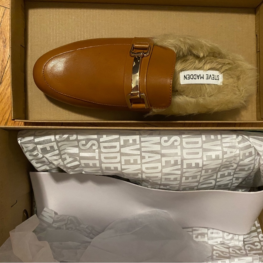 BRAND NEW Steve Madden Khloe slip ons